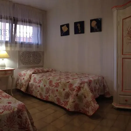 Sardegna Cala Reale アパートホテル マリネッラ