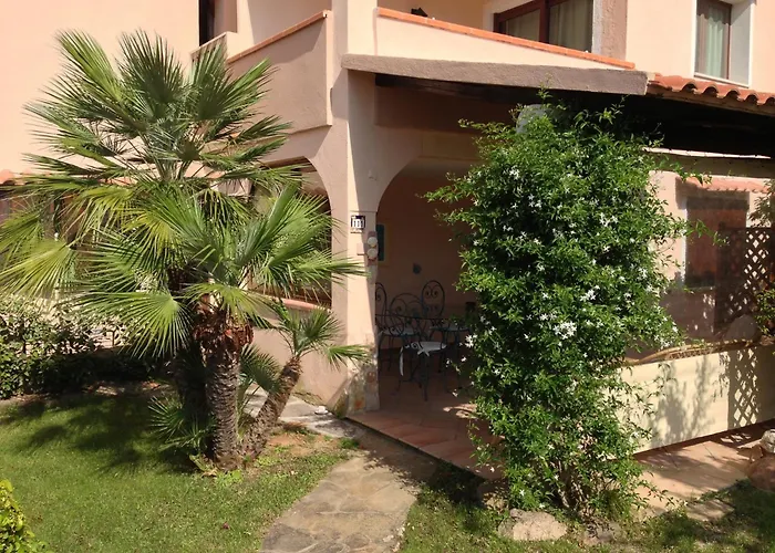 מלון דירות Sardegna Cala Reale 4*