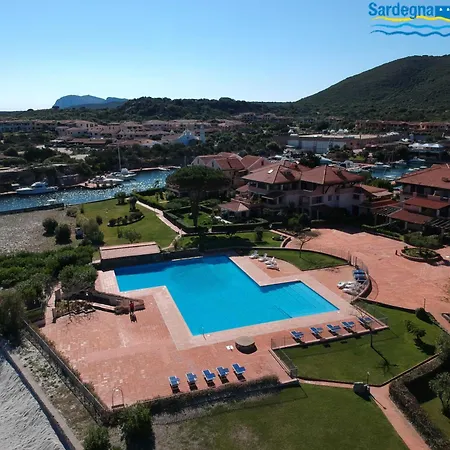 Aparthotel Sardegna Cala Reale Marinella (Sardinia)