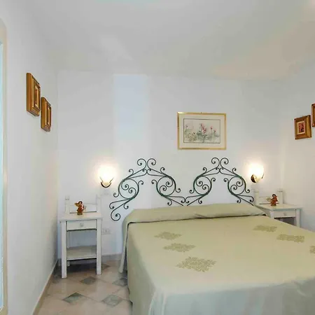 Sardegna Cala Reale مارينيلاّ