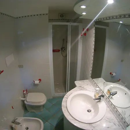 Sardegna Cala Reale Ξενοδοχείο με διαμερίσματα 4*